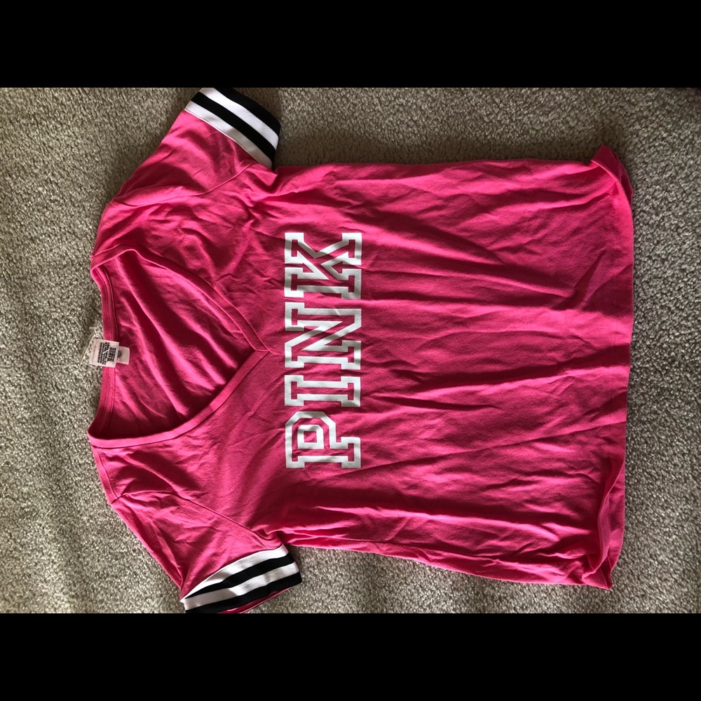 Hot pink V neck tee